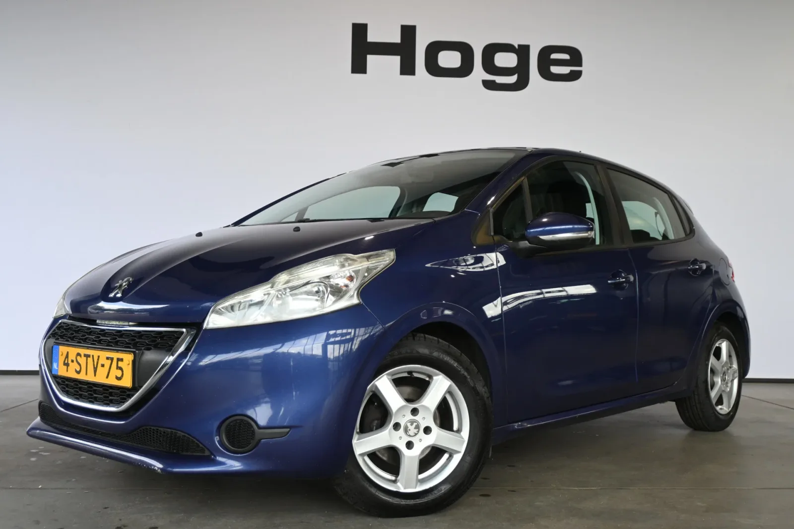 Peugeot 208 (2013) — foto 1