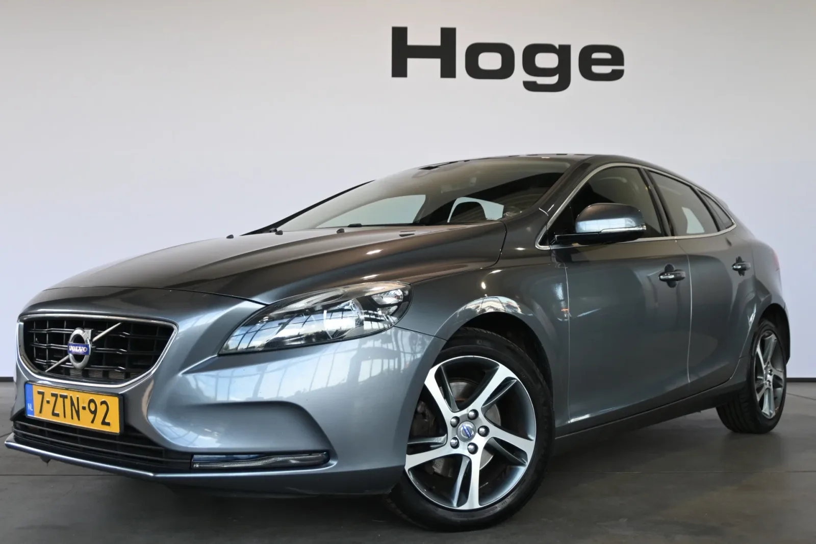 Volvo V40 (2015) — foto 1