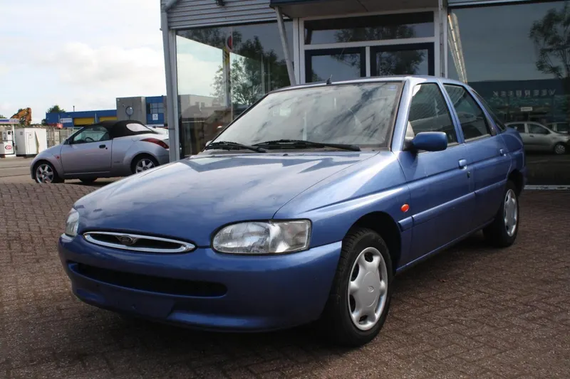 Ford Escort (1996)