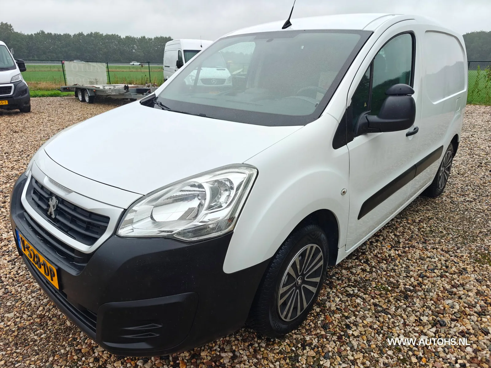 Peugeot Partner (2017) — foto 1
