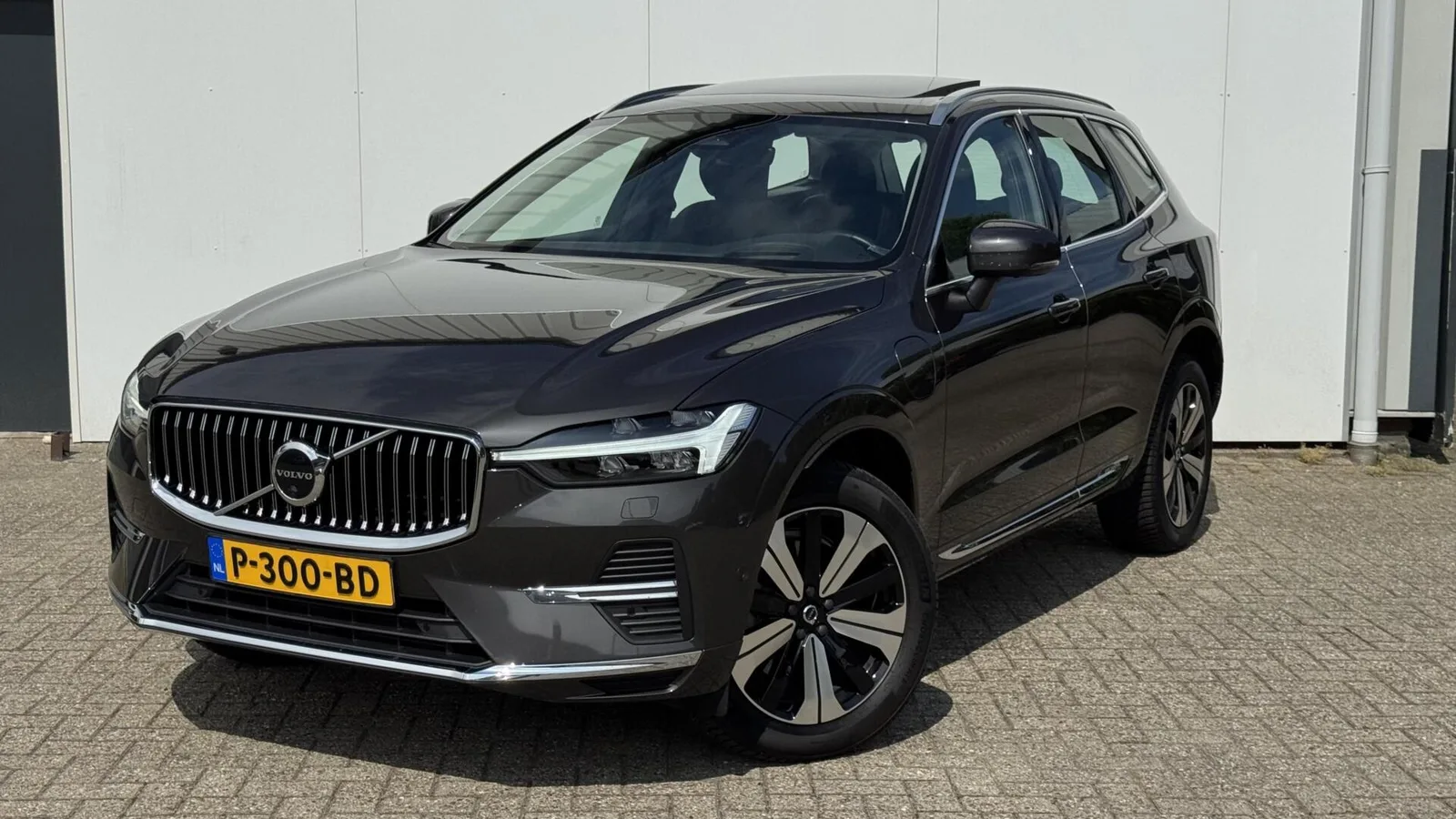 Volvo XC60 (2022) — foto 1