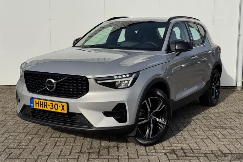 Volvo XC40 (2025)