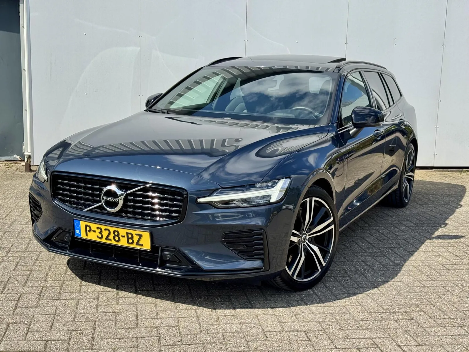 Volvo V60 (2022) — foto 1