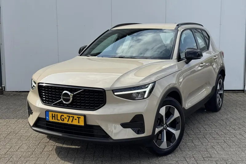 Volvo XC40 (2025)