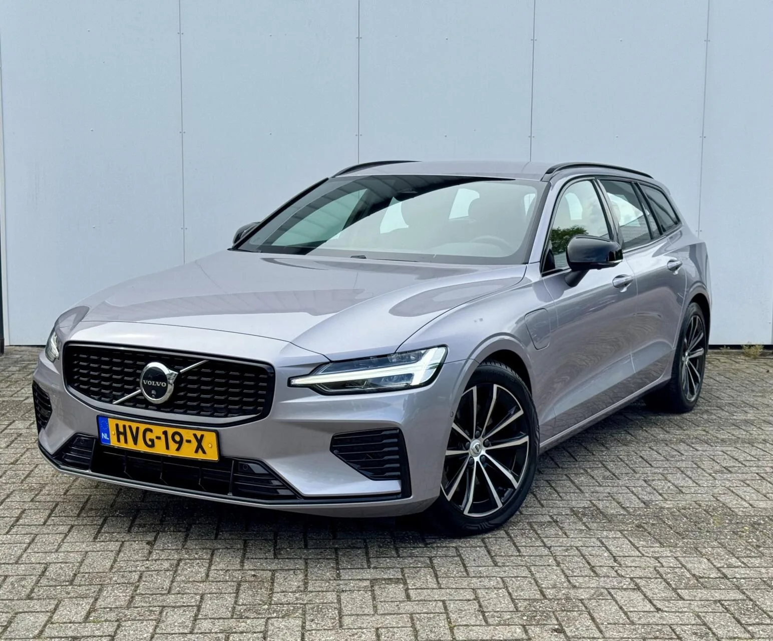 Volvo V60 (2025) — foto 1