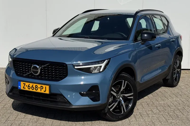 Volvo XC40 (2024)