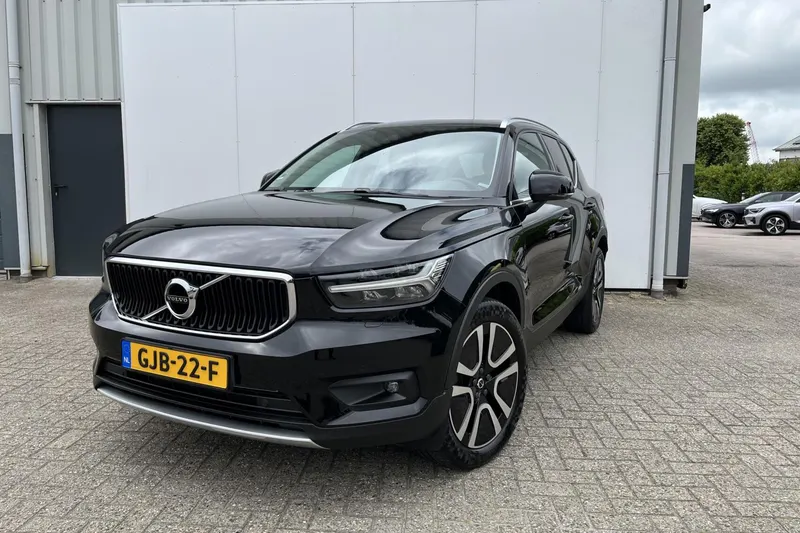 Volvo XC40 (2022)