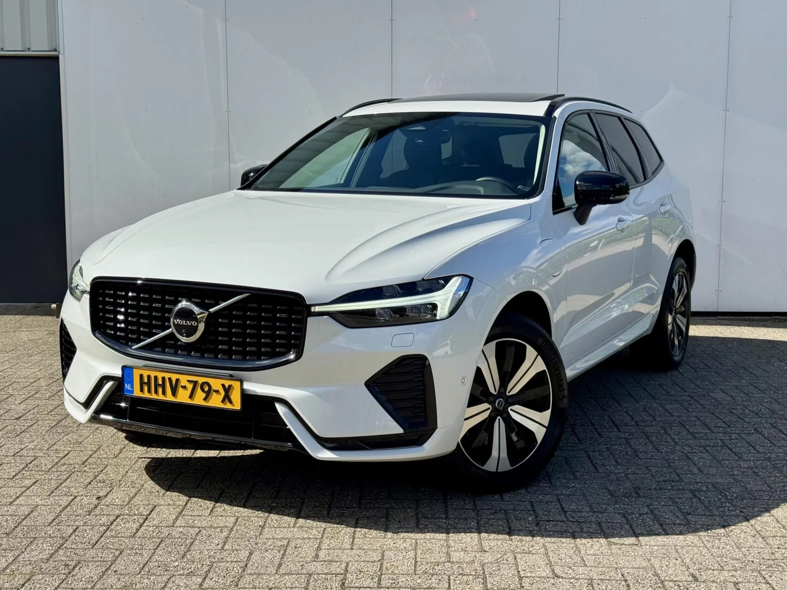 Volvo XC60 (2024) — foto 1