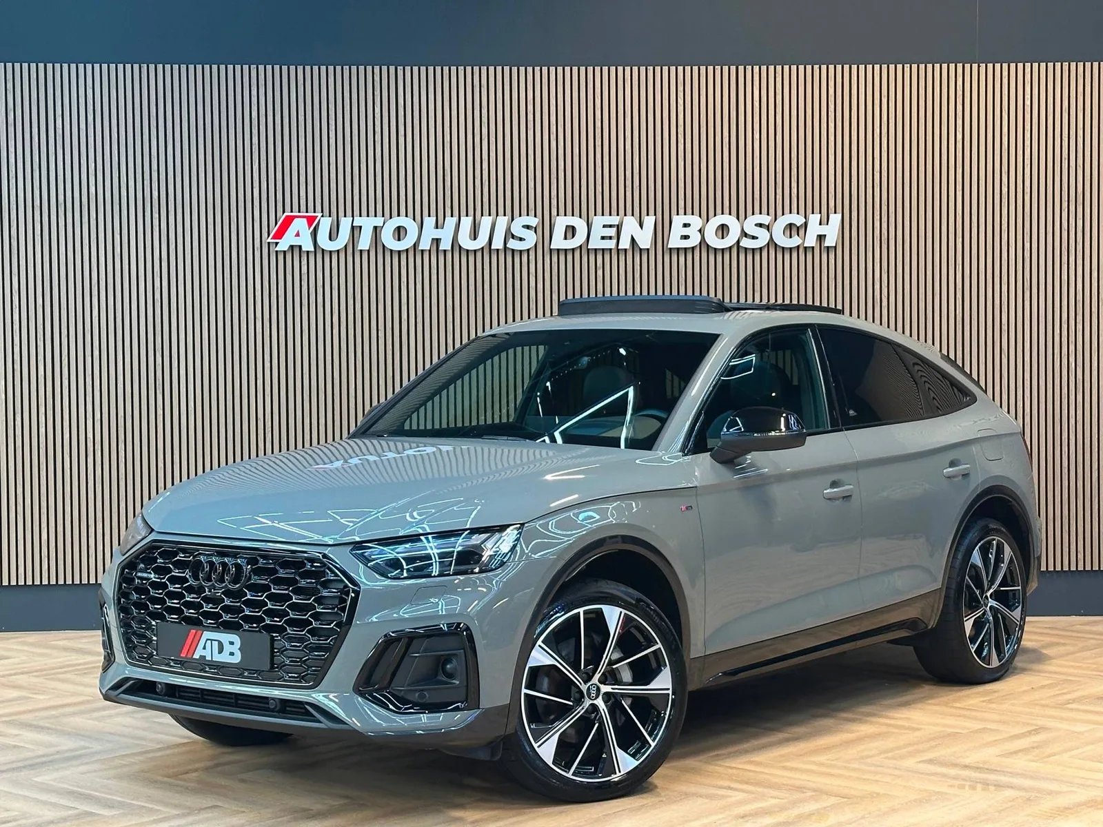Audi Q5 Sportback (2022) — foto 1