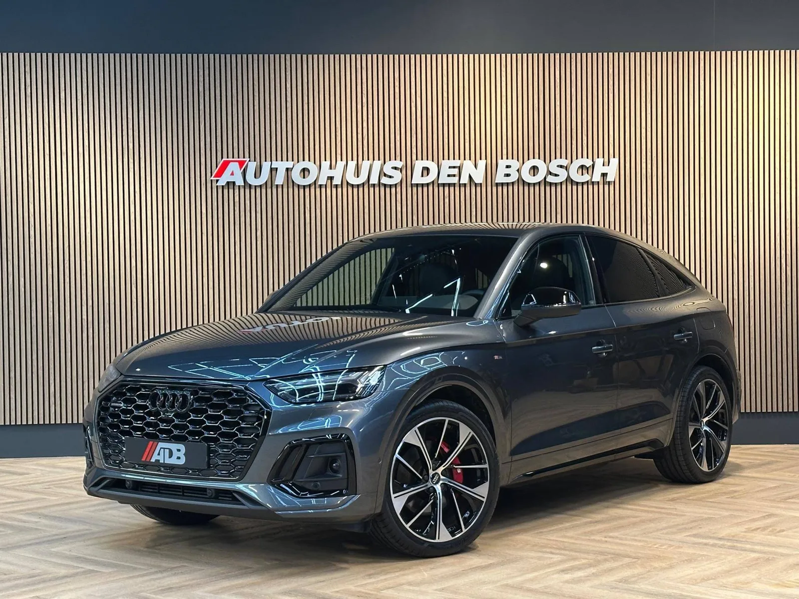 Audi Q5 Sportback (2022) — foto 1
