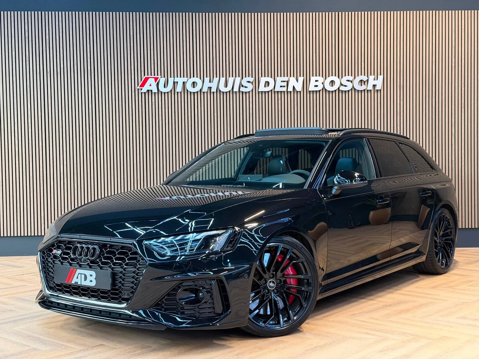 Audi RS 4 (2021) — foto 1