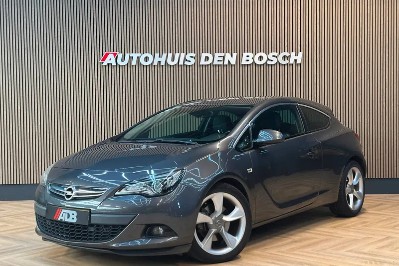 Opel Astra (2012)