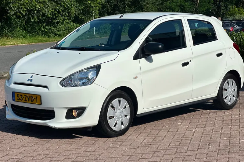Mitsubishi Space Star (2013)