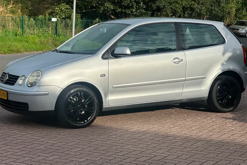 Volkswagen Polo (2003)