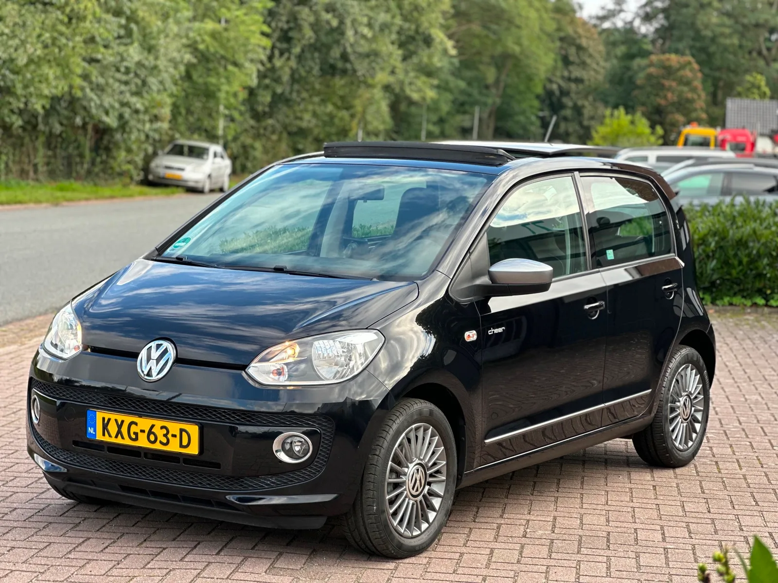 Volkswagen Up! (2014) — foto 1