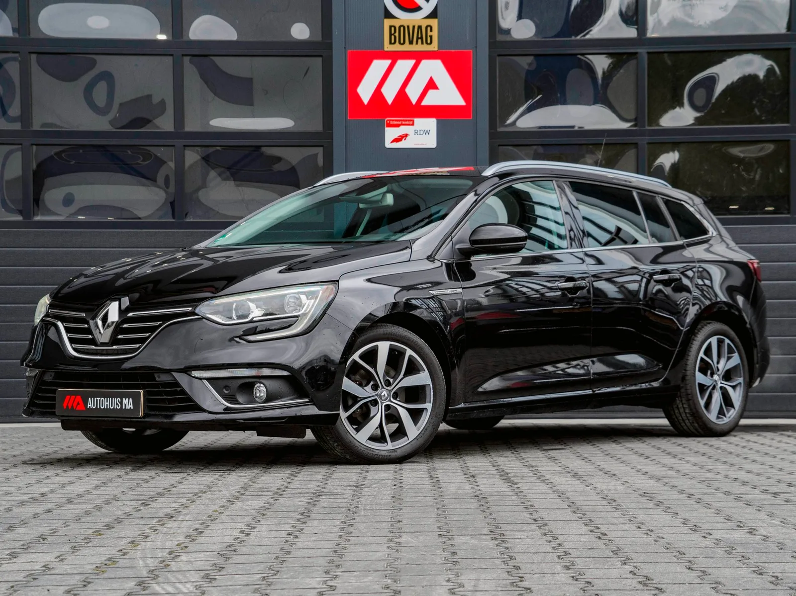 Renault Mégane (2017) — foto 1