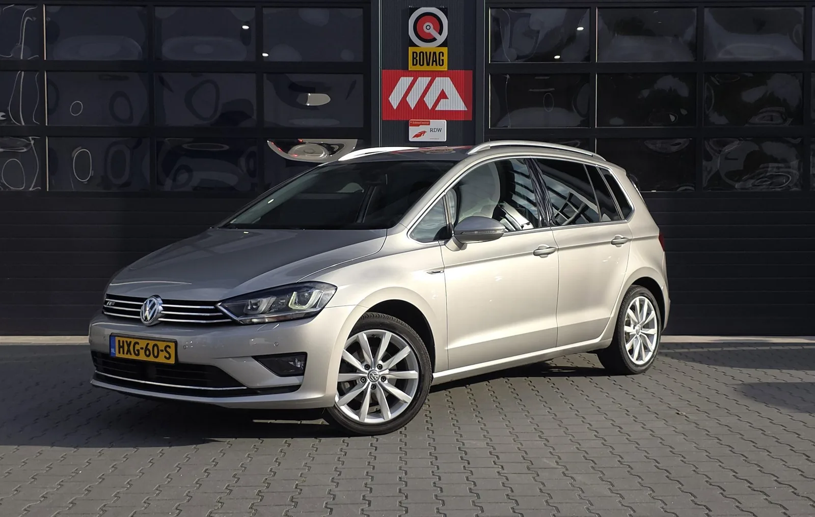 Volkswagen Golf Sportsvan (2015) — foto 1