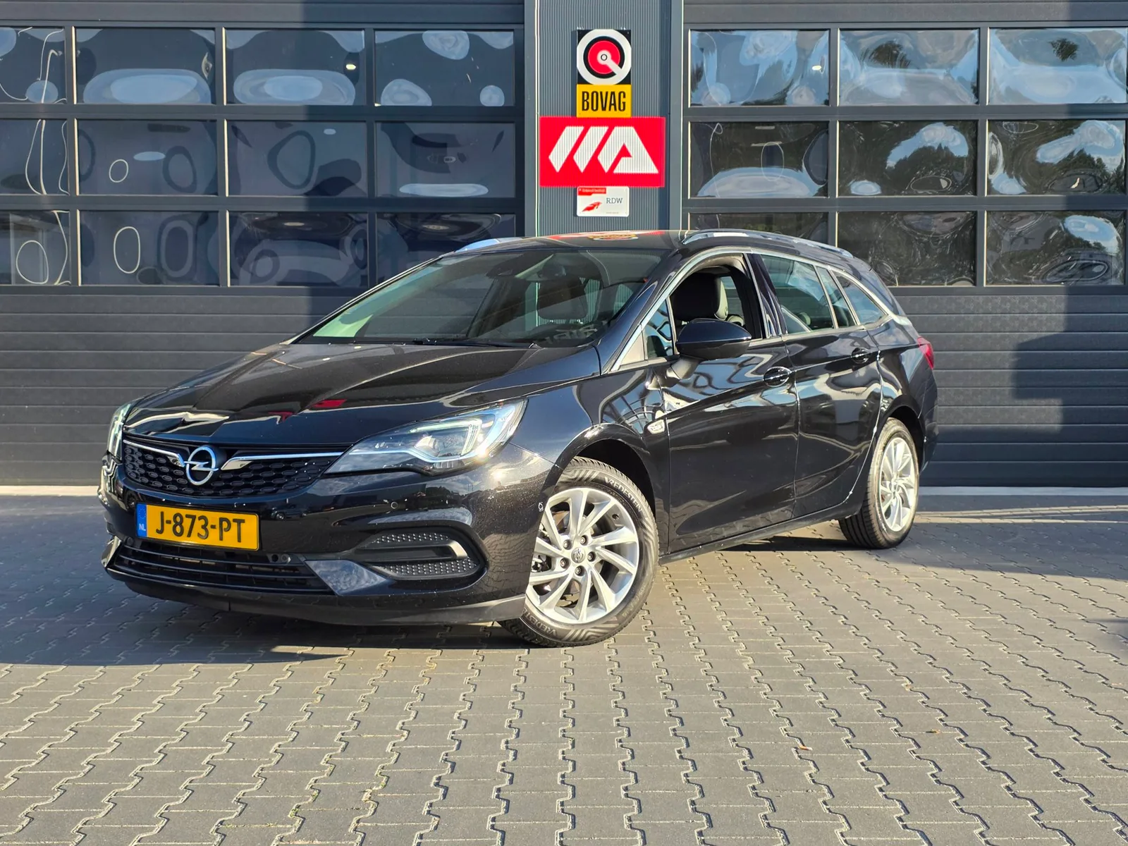 Opel Astra (2020) — foto 1