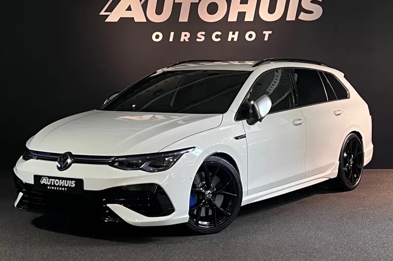 Volkswagen Golf (2023)