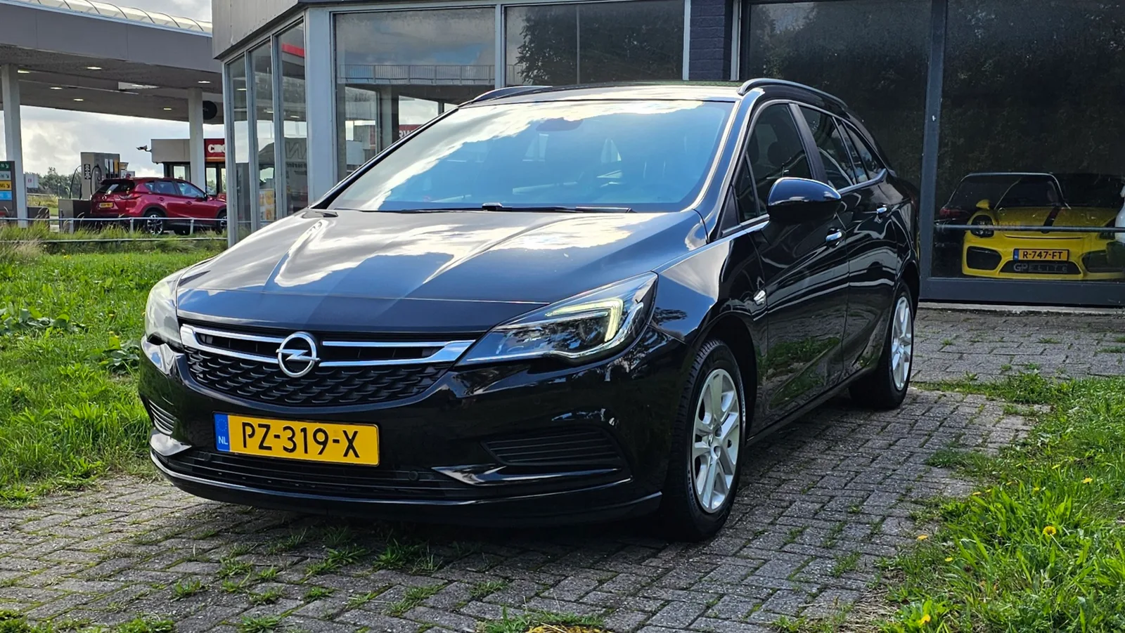 Opel Astra (2017) — foto 1