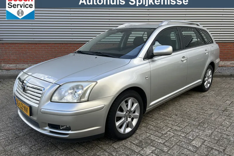 Toyota Avensis (2003)