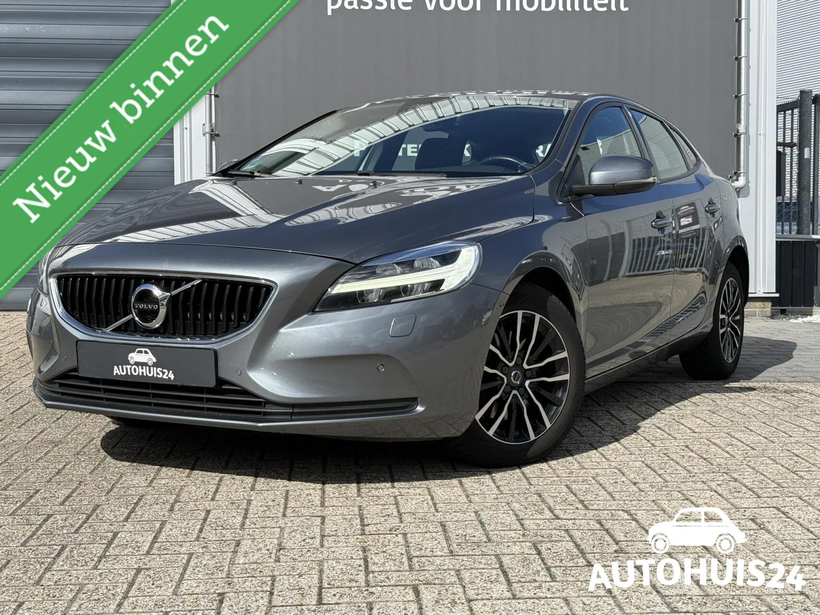 Volvo V40 (2018) — foto 1