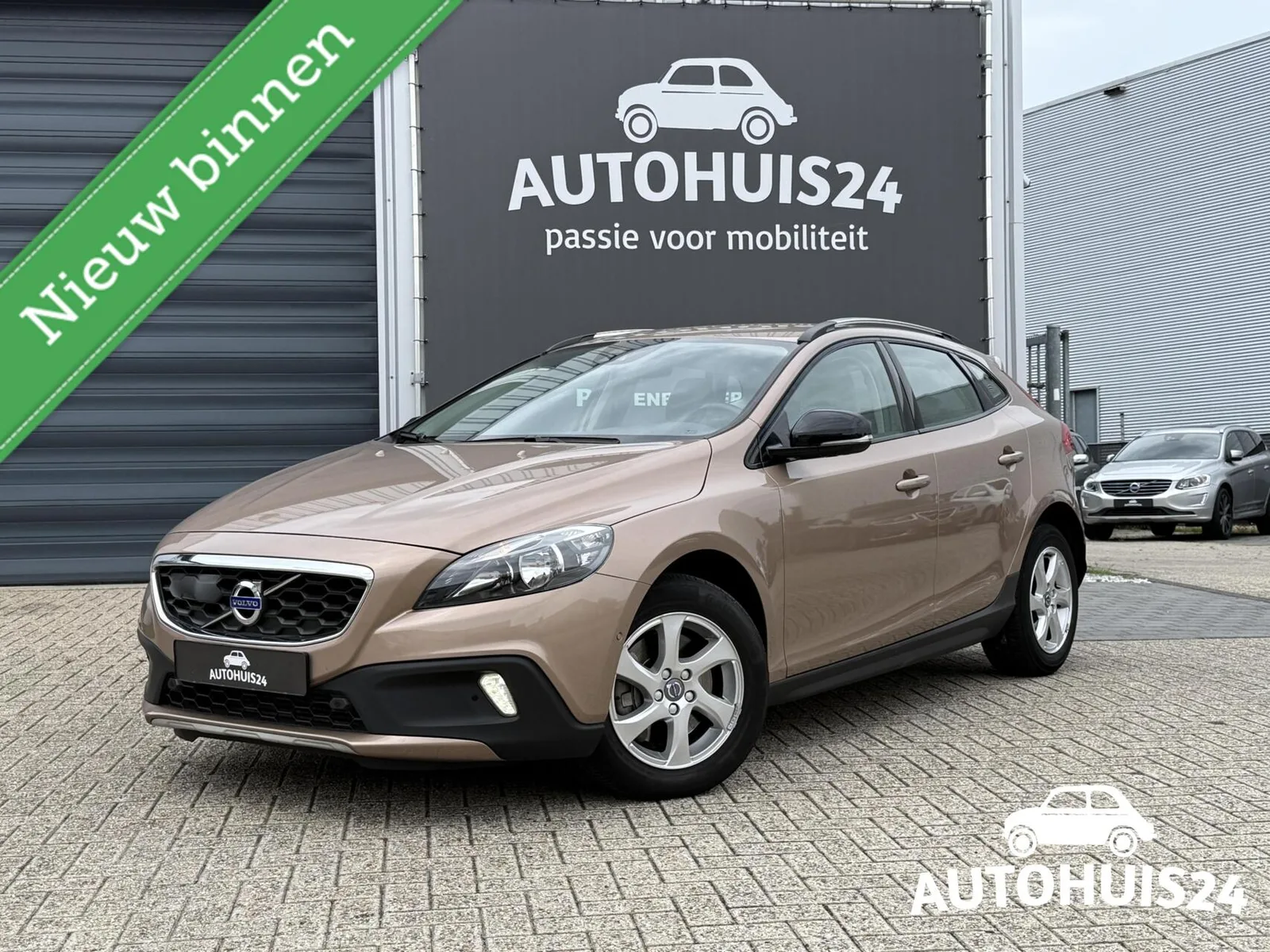 Volvo V40 Cross Country (2015) — foto 1
