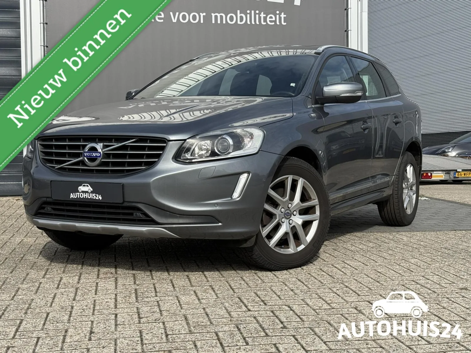 Volvo XC60 (2017) — foto 1