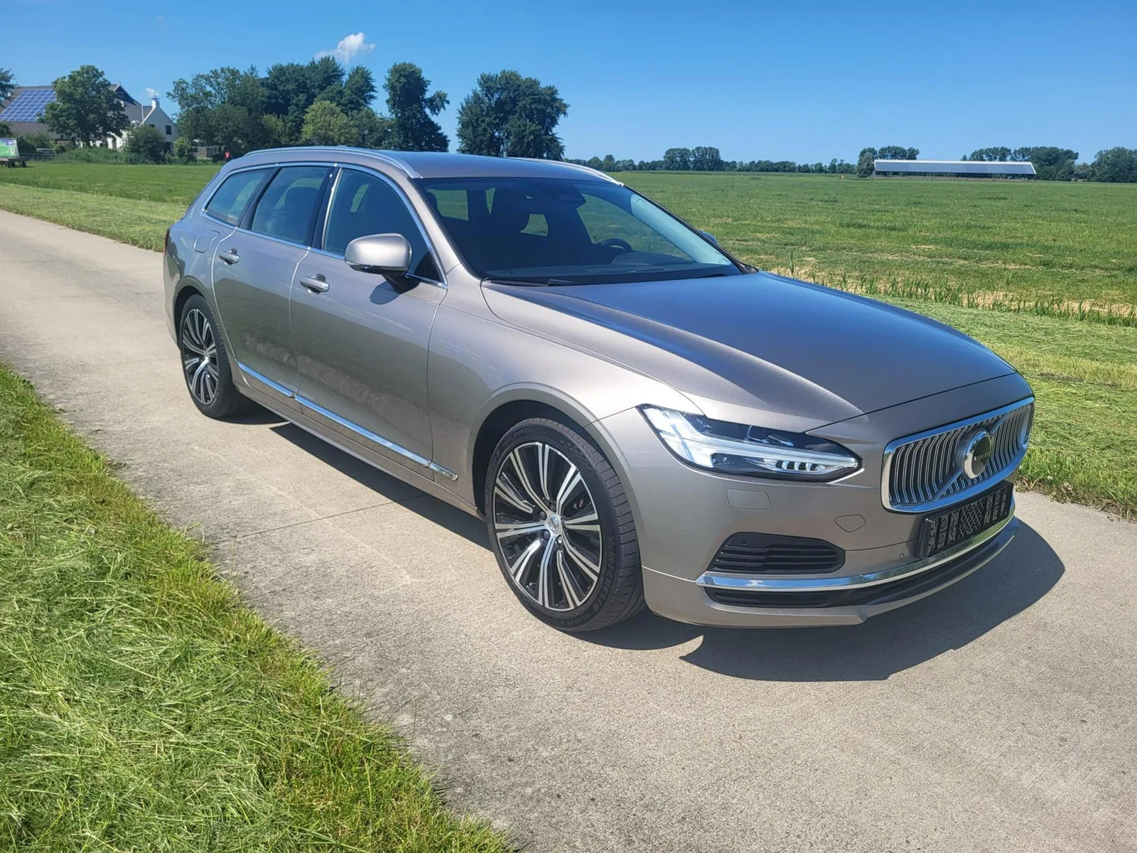 Volvo V90 (2021) — foto 1