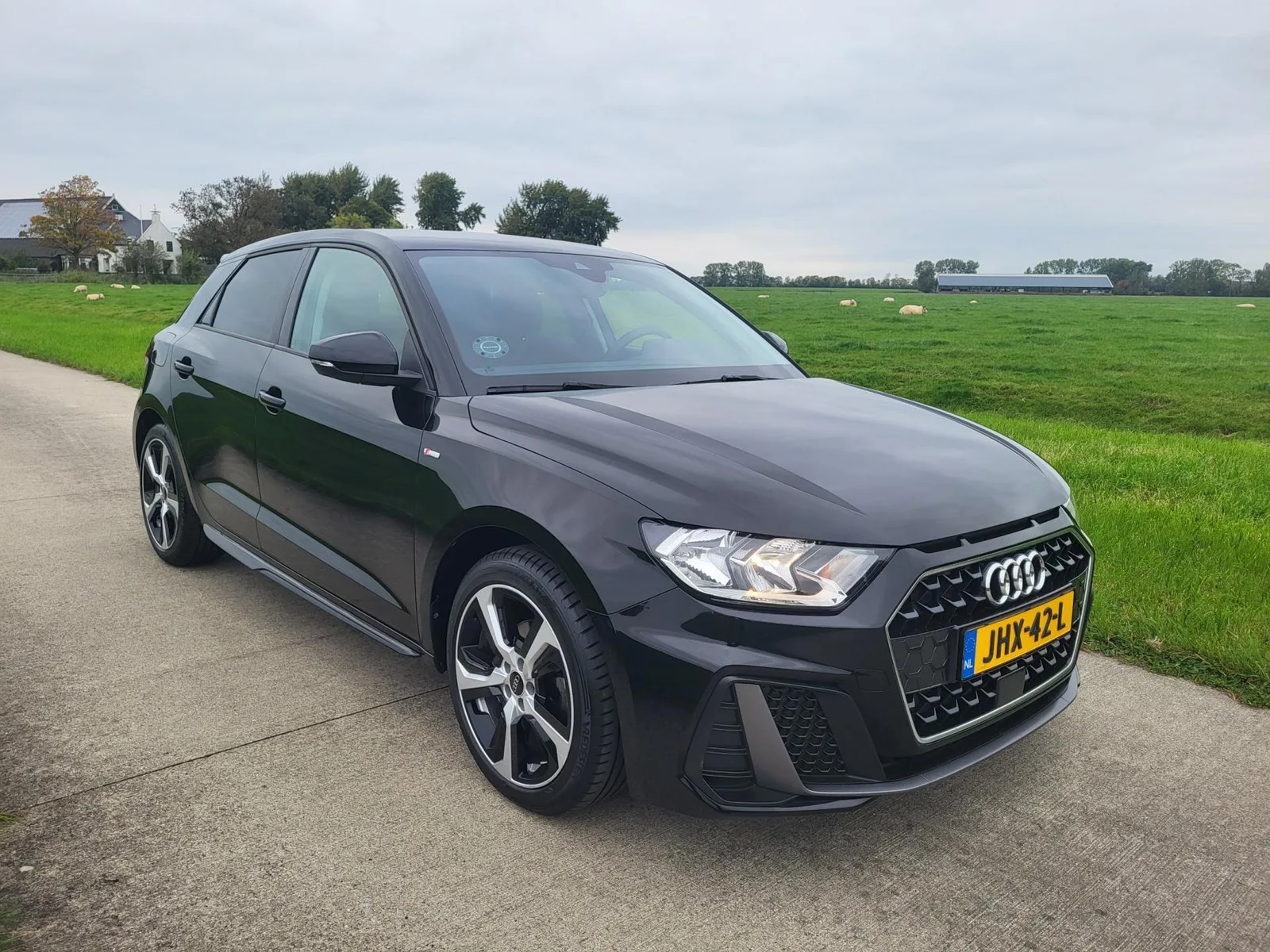 Audi A1 (2024) — foto 1