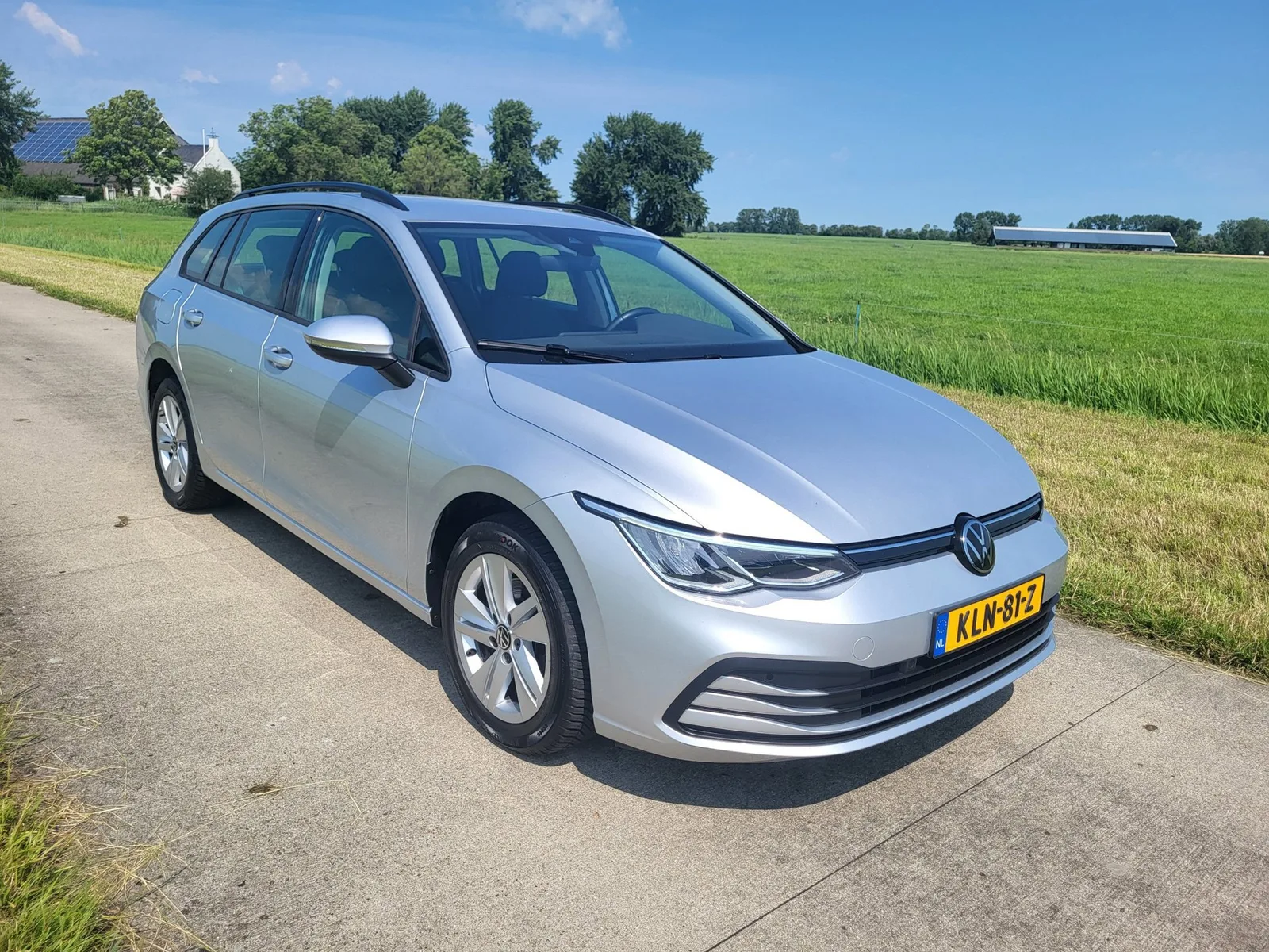 Volkswagen Golf (2022) — foto 1