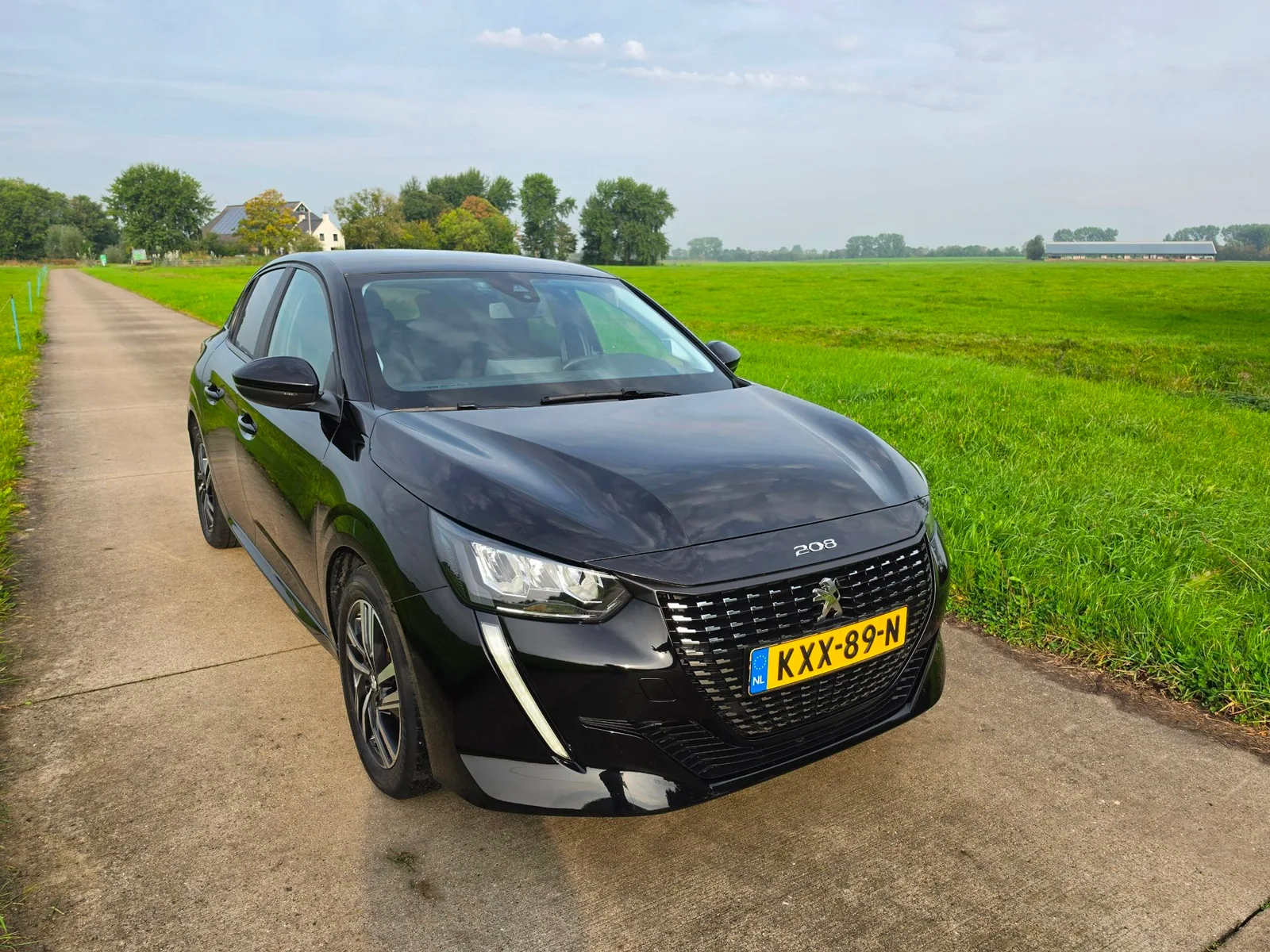 Peugeot 208 (2023) — foto 1