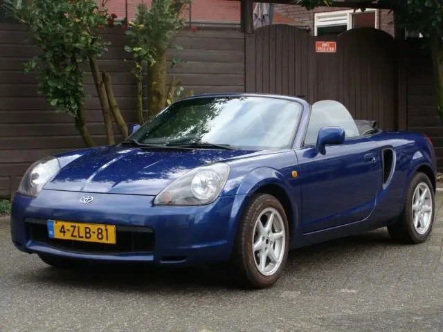 Toyota MR2 (2000) — foto 1