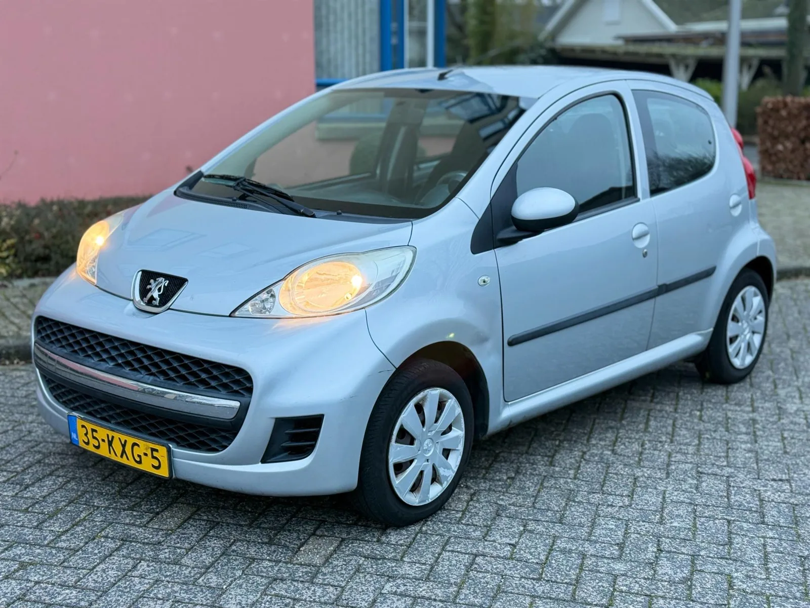 Peugeot 107 (2010) — foto 1