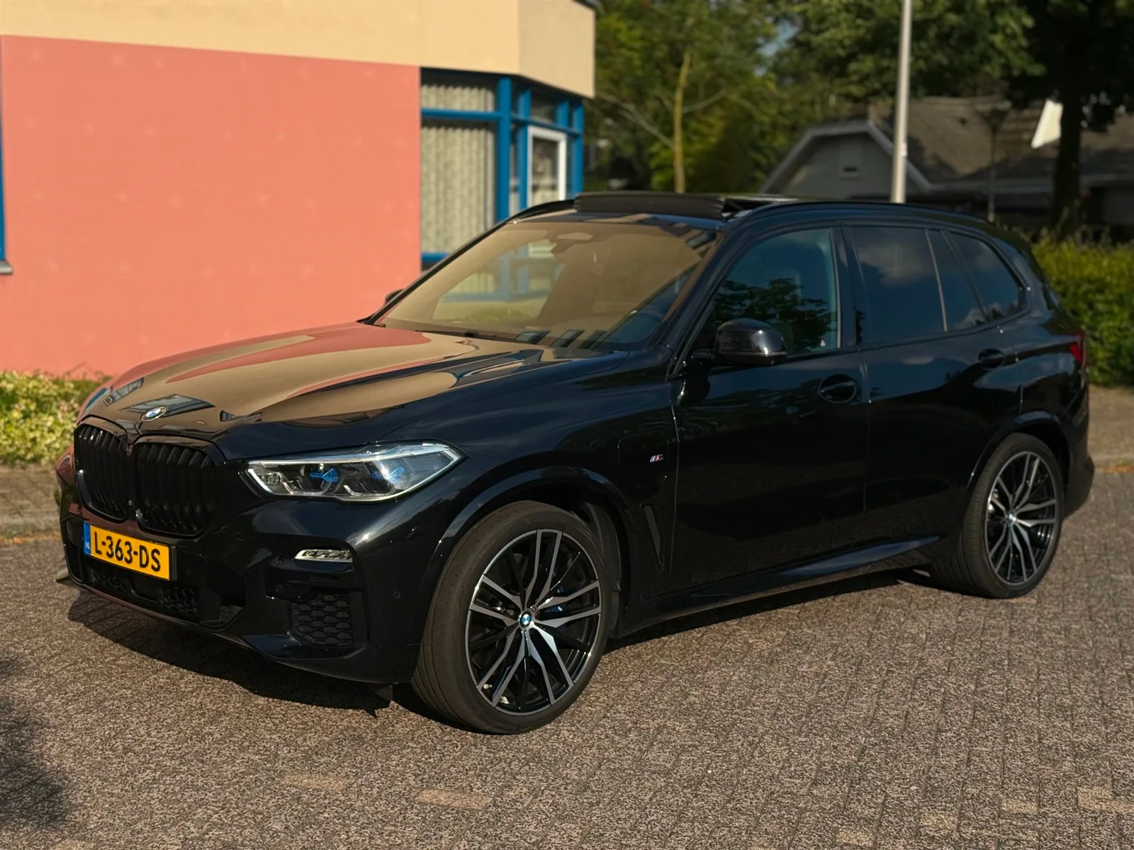 BMW X5 (2021) — foto 1