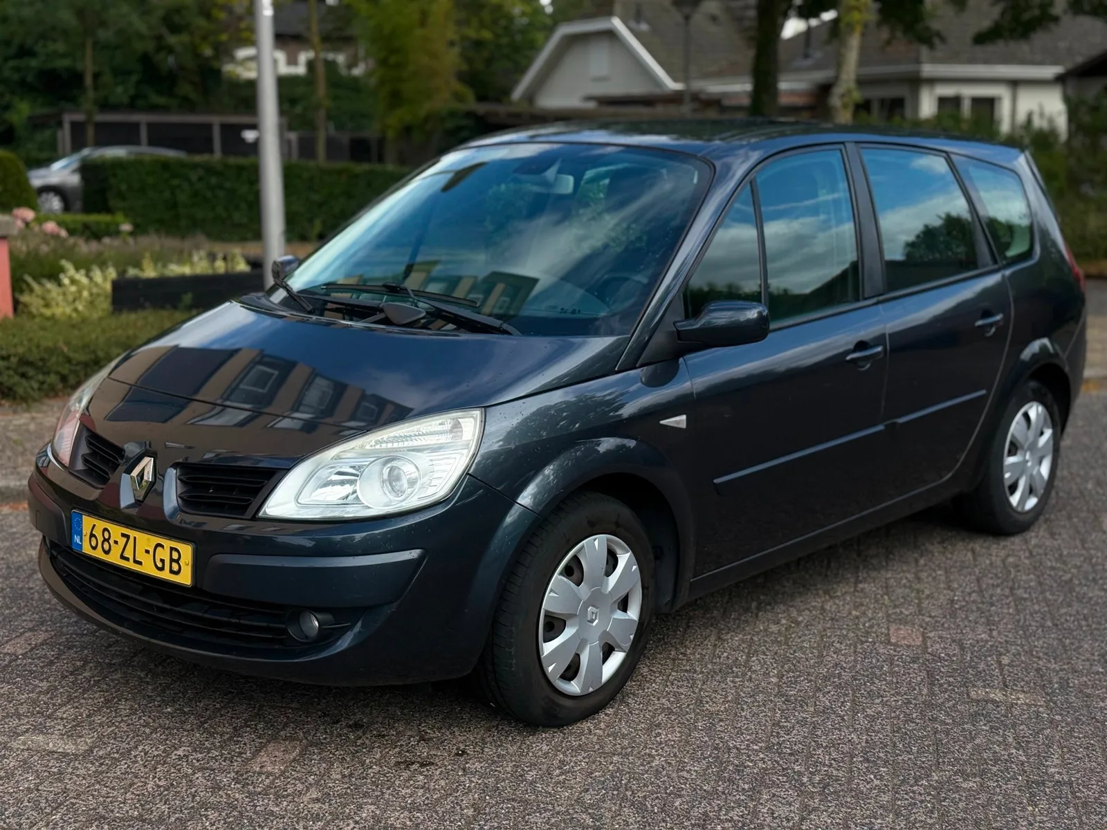 Renault Grand Scénic (2008) — foto 1