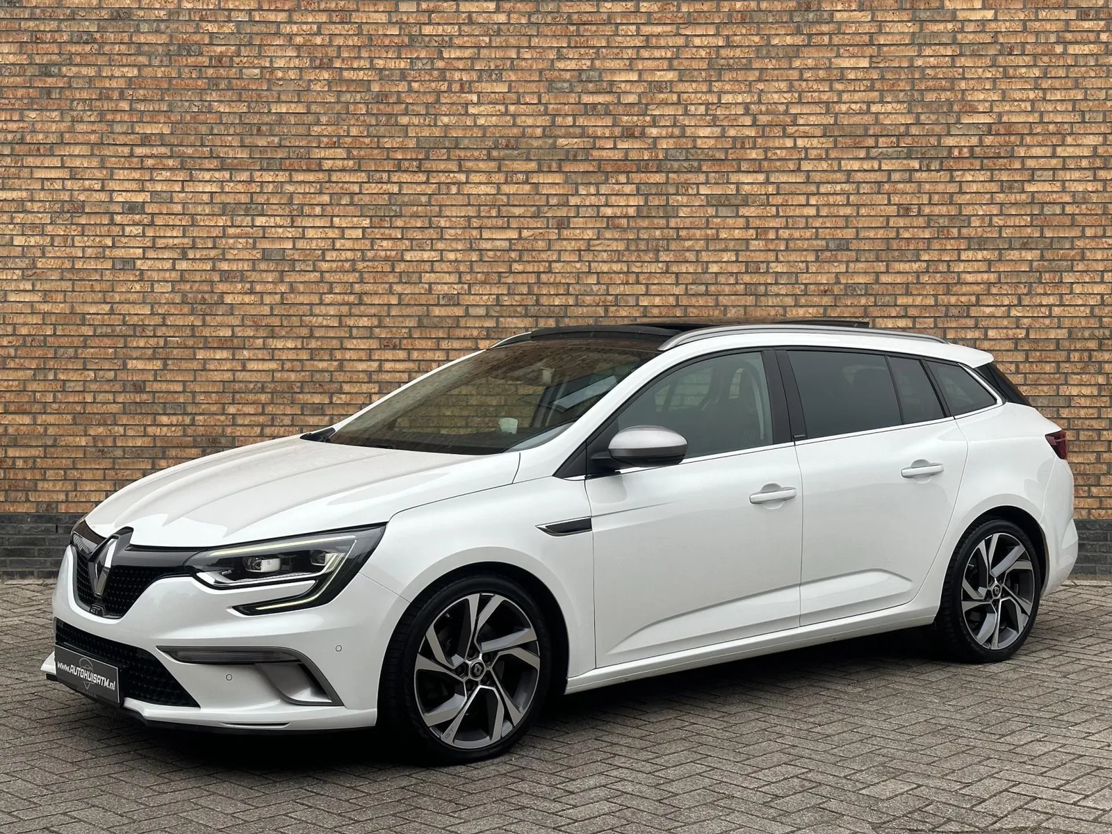 Renault Mégane (2017) — foto 1