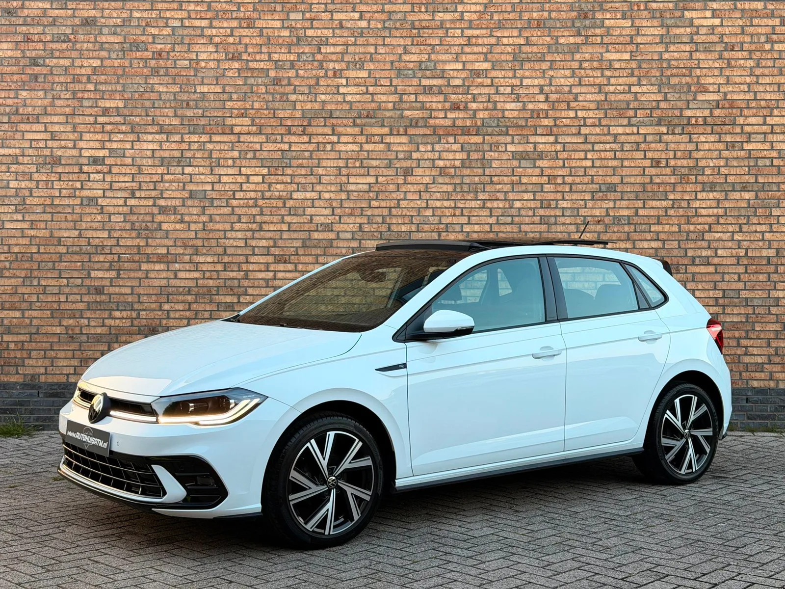 Volkswagen Polo (2024) — foto 1