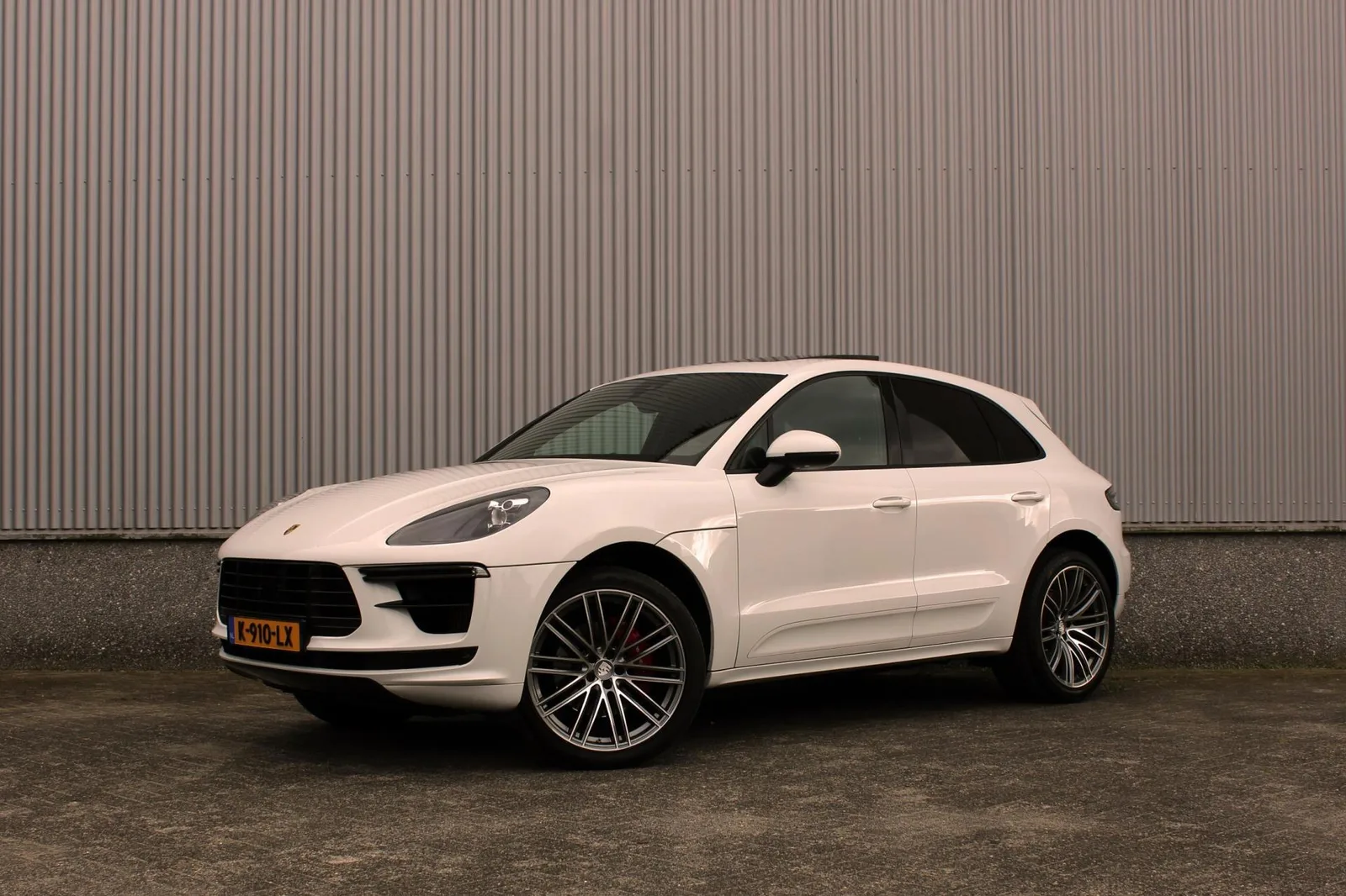 Porsche Macan (2015) — foto 1
