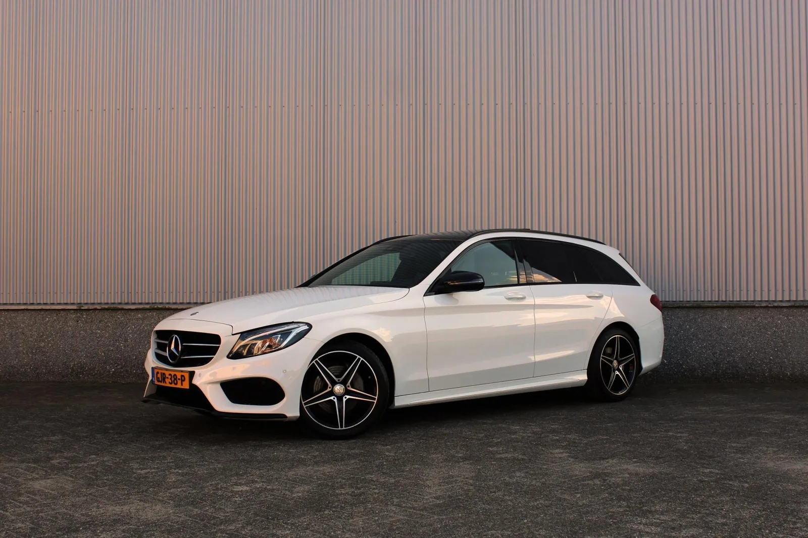 Mercedes-Benz C-Klasse (2015) — foto 1
