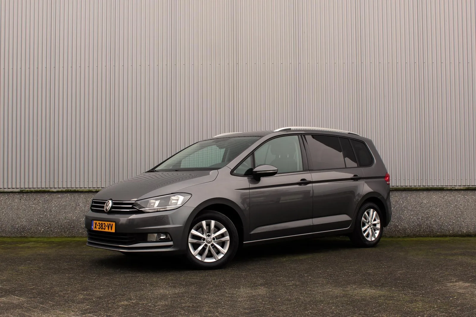 Volkswagen Touran (2016) — foto 1