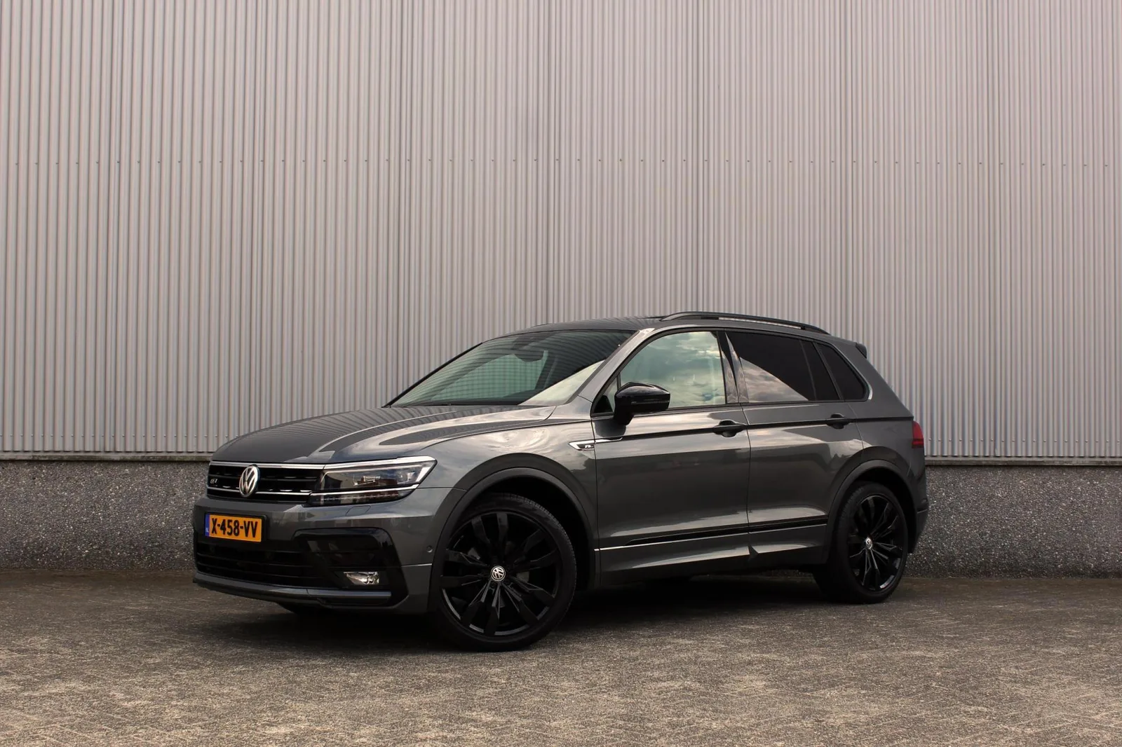 Volkswagen Tiguan (2020) — foto 1