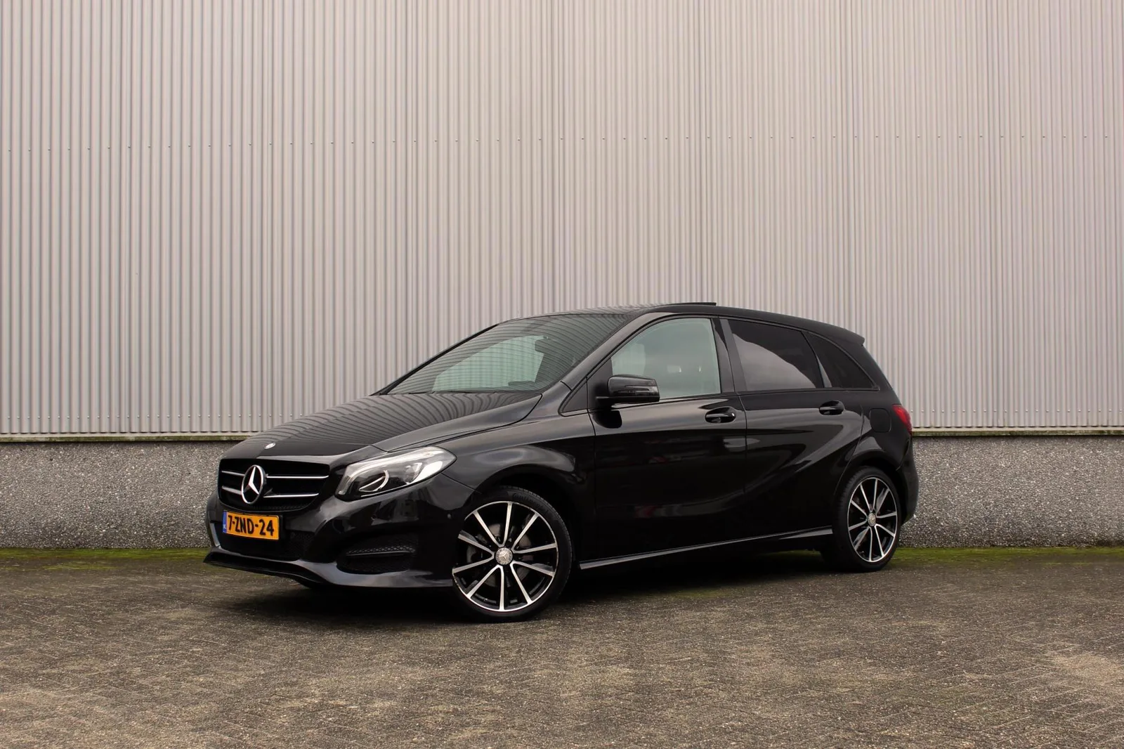Mercedes-Benz B-Klasse (2015) — foto 1