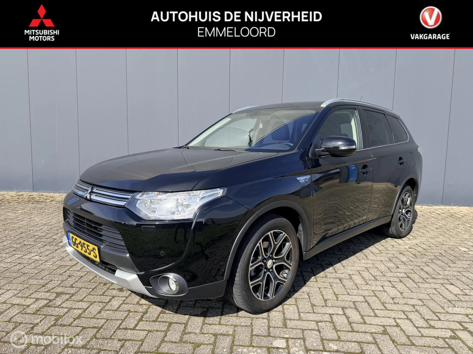 Mitsubishi Outlander (2015) — foto 1