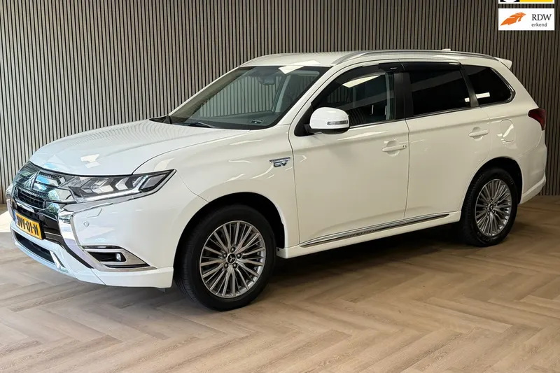 Mitsubishi Outlander (2020)