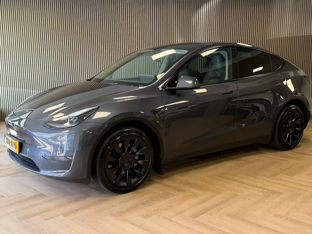 Tesla Model Y (2022) — foto 1