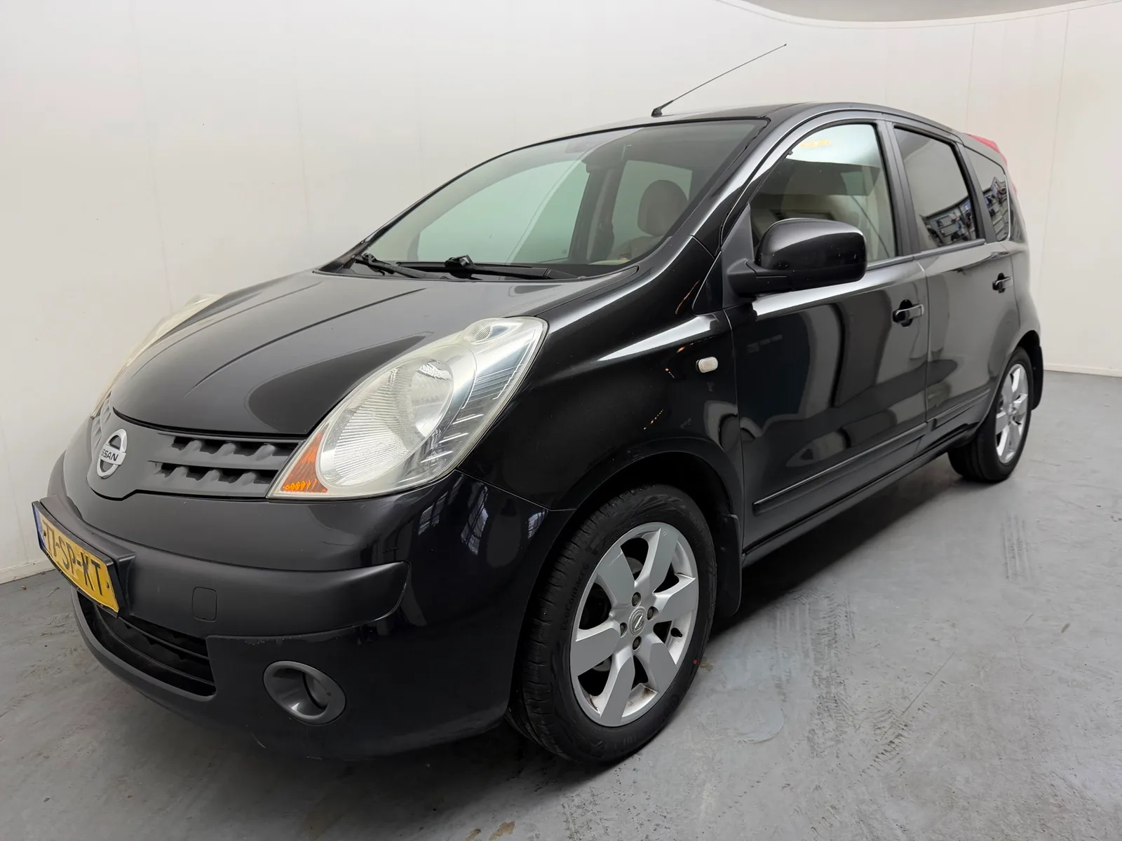 Nissan Note (2006) — foto 1