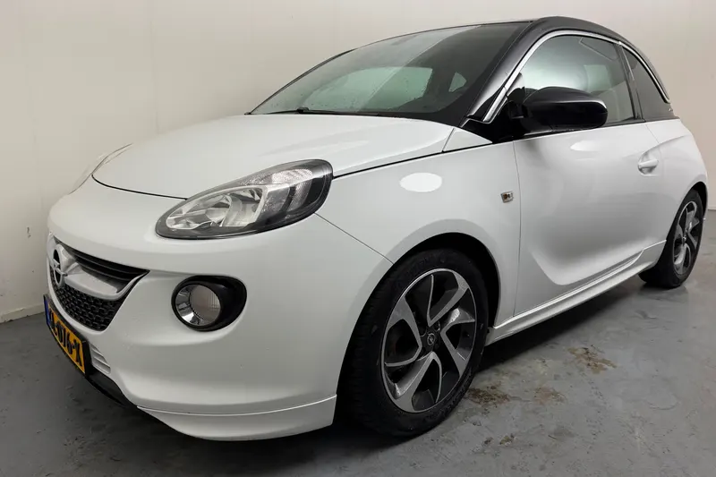 Opel Adam (2015)