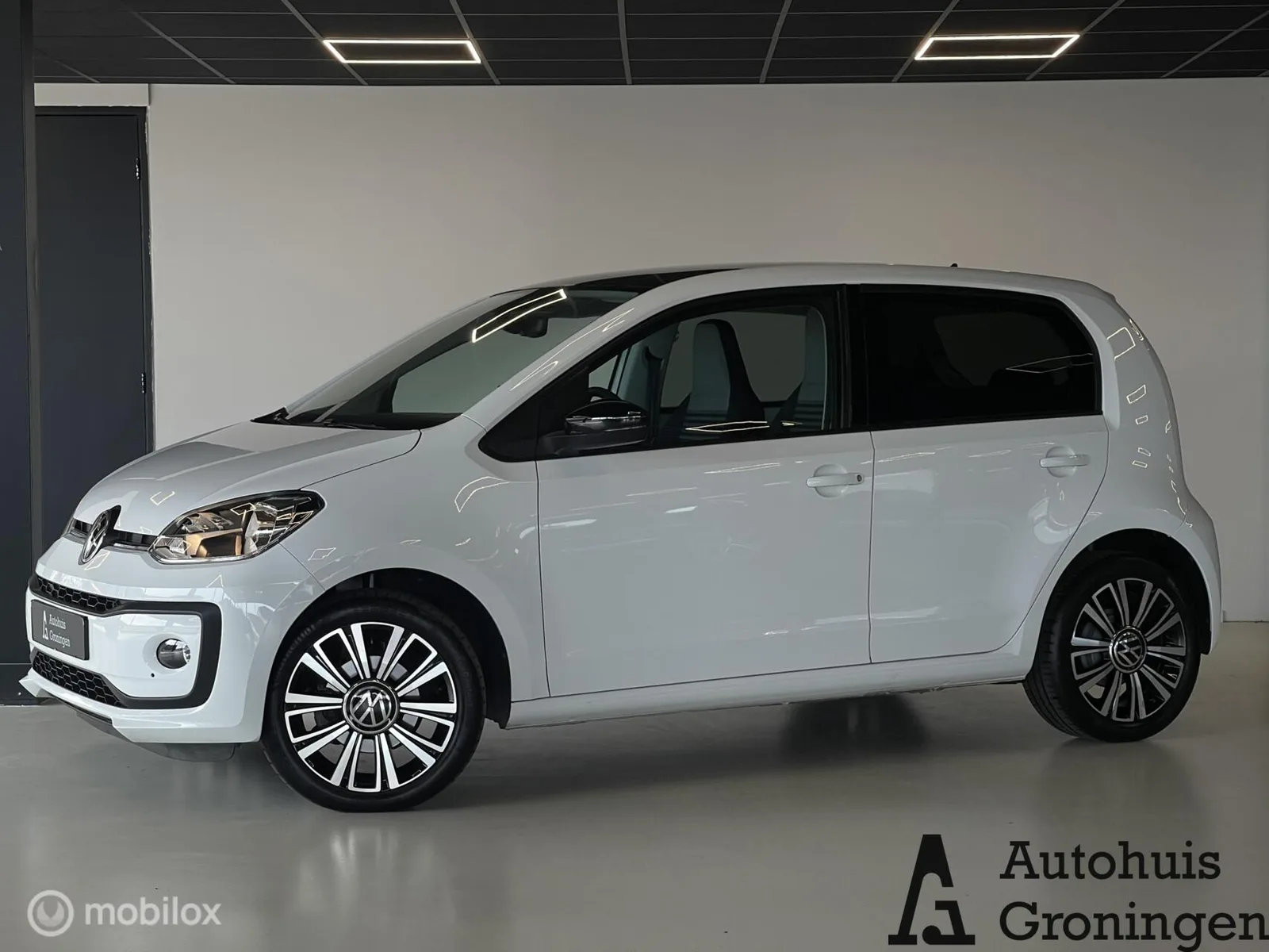 Volkswagen Up! (2023) — foto 1