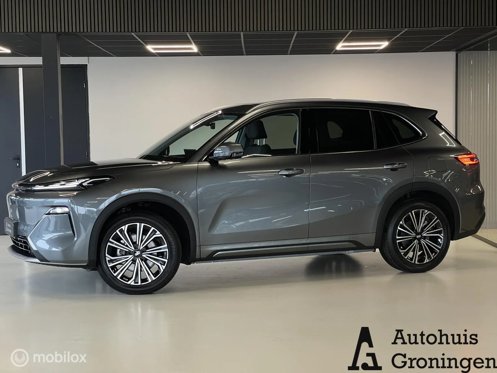 Geely Starray EM-i (2026) — foto 1